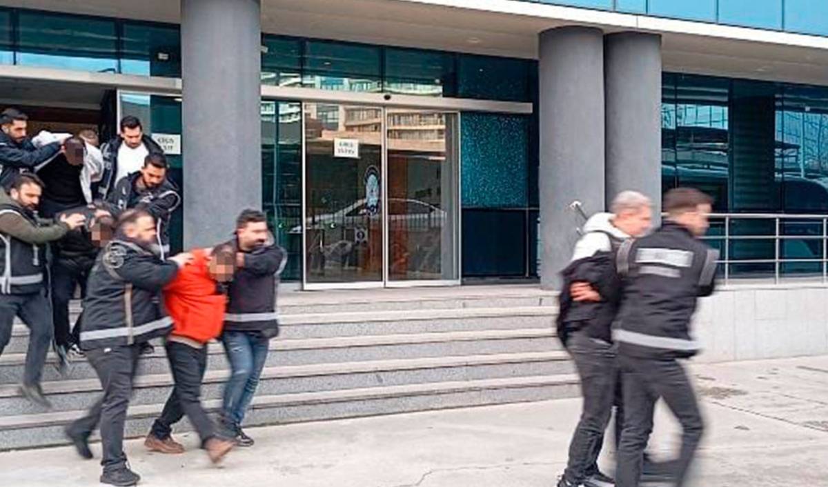 Bursa’da Sarallar Çetesine Şafak Baskını: 14 Şüpheli Yakalandı!