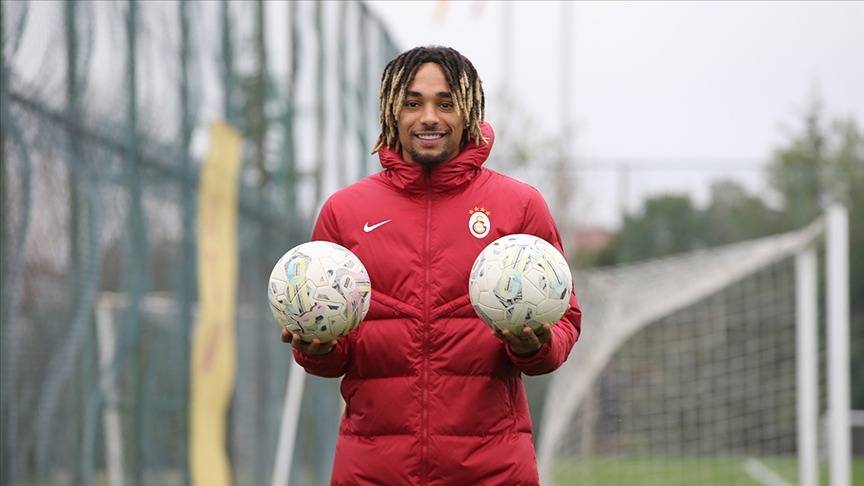 Sacha Boey Uçağı Kalkıyor: Bayern Münih’teki Kabus Son Buldu!