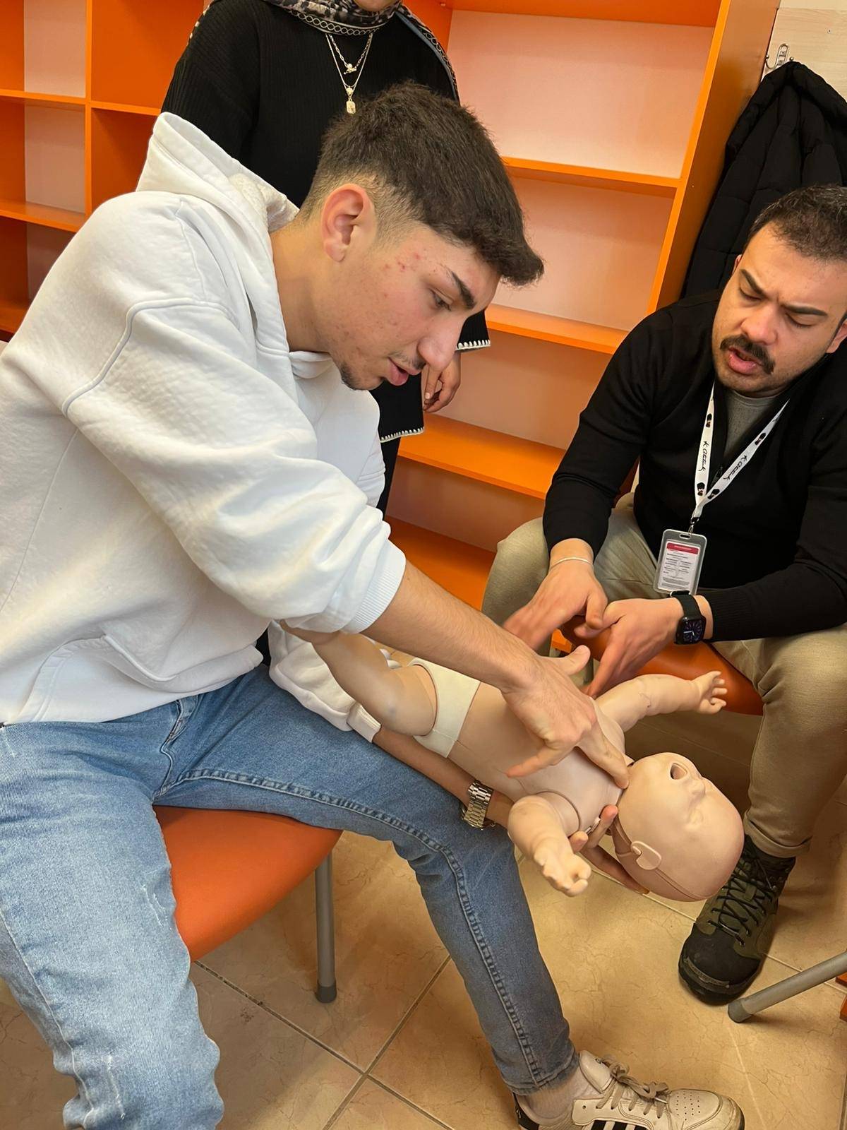Sandıklı MYO Öğrencilerine Temel İlkyardım Eğitimi Verildi