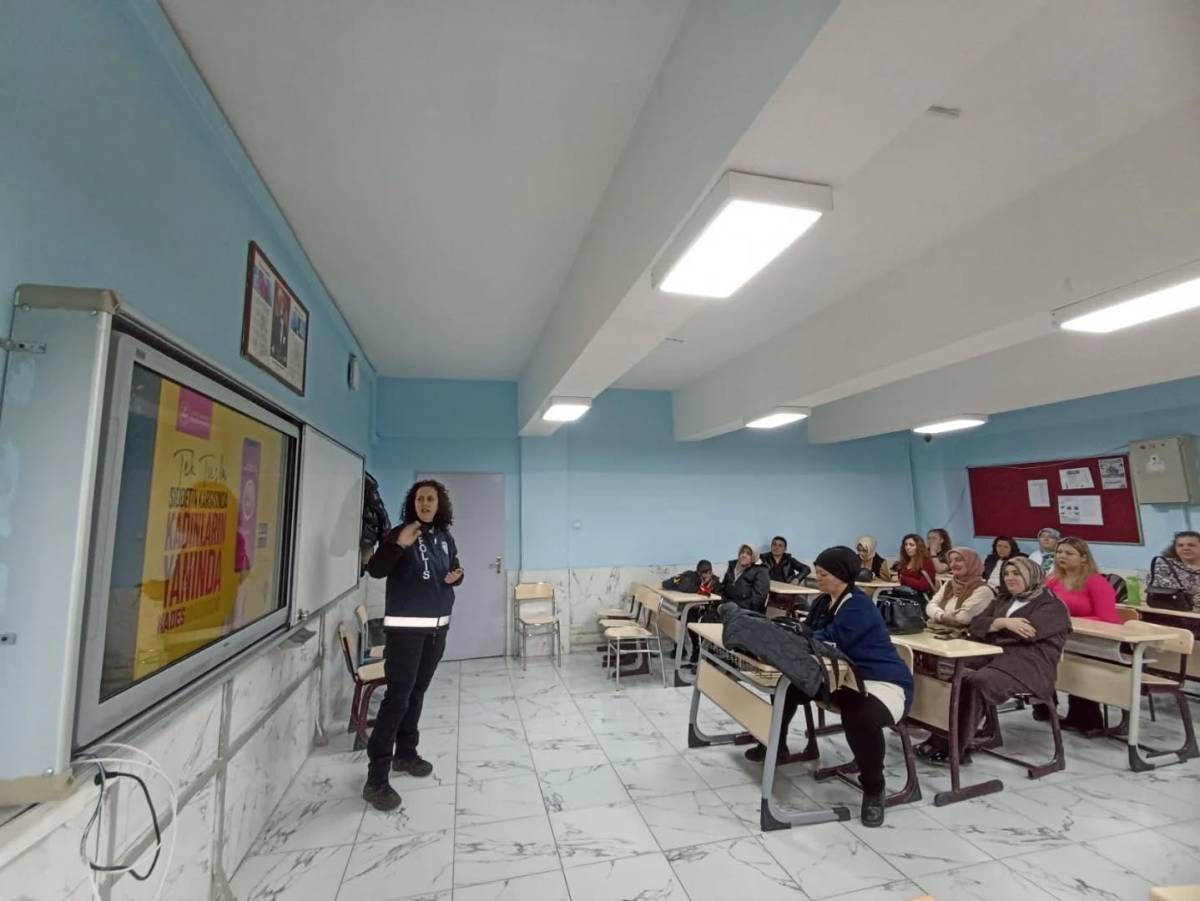Sandıklı’da Veliler ve Öğrencilere Narkotik Eğitimi