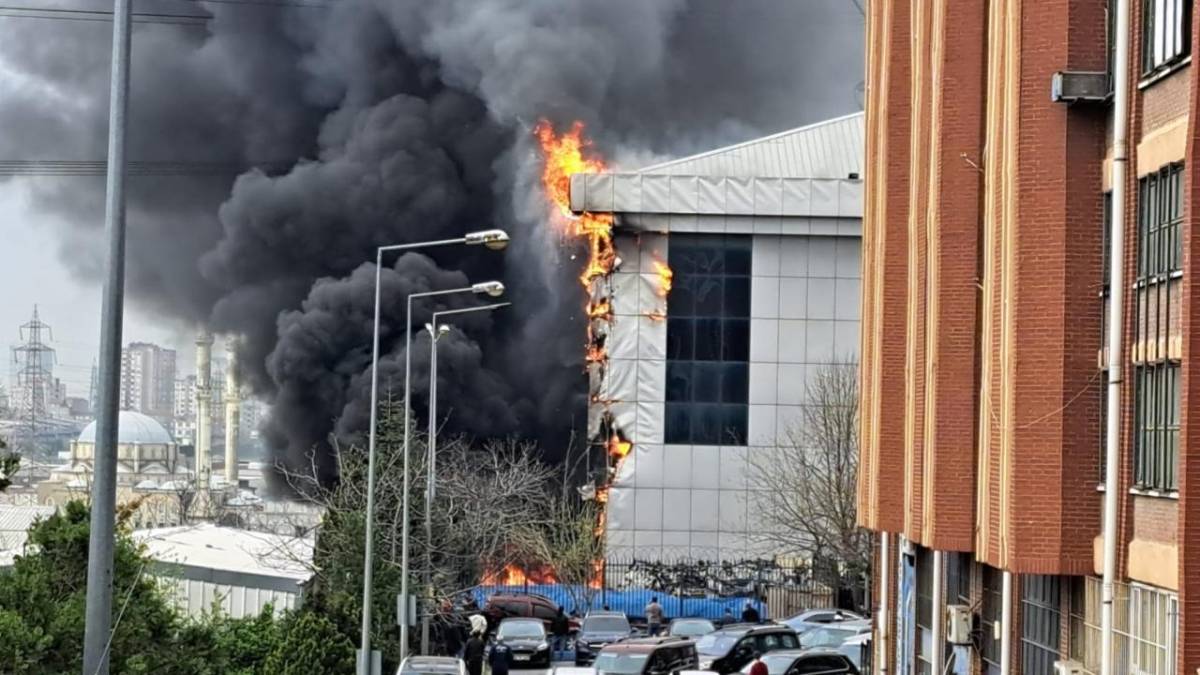 Başakşehir’de Sanayi Sitesinde Yangın Paniği: Ekipler Seferber Oldu!