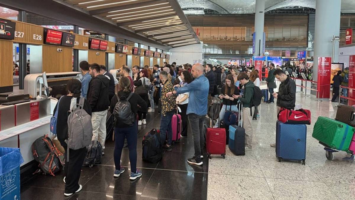 İstanbul’da Ocak Ayında En Çok Uçak Bileti Fiyatları Uçtu: Kadın Elbisesi Ucuzladı!