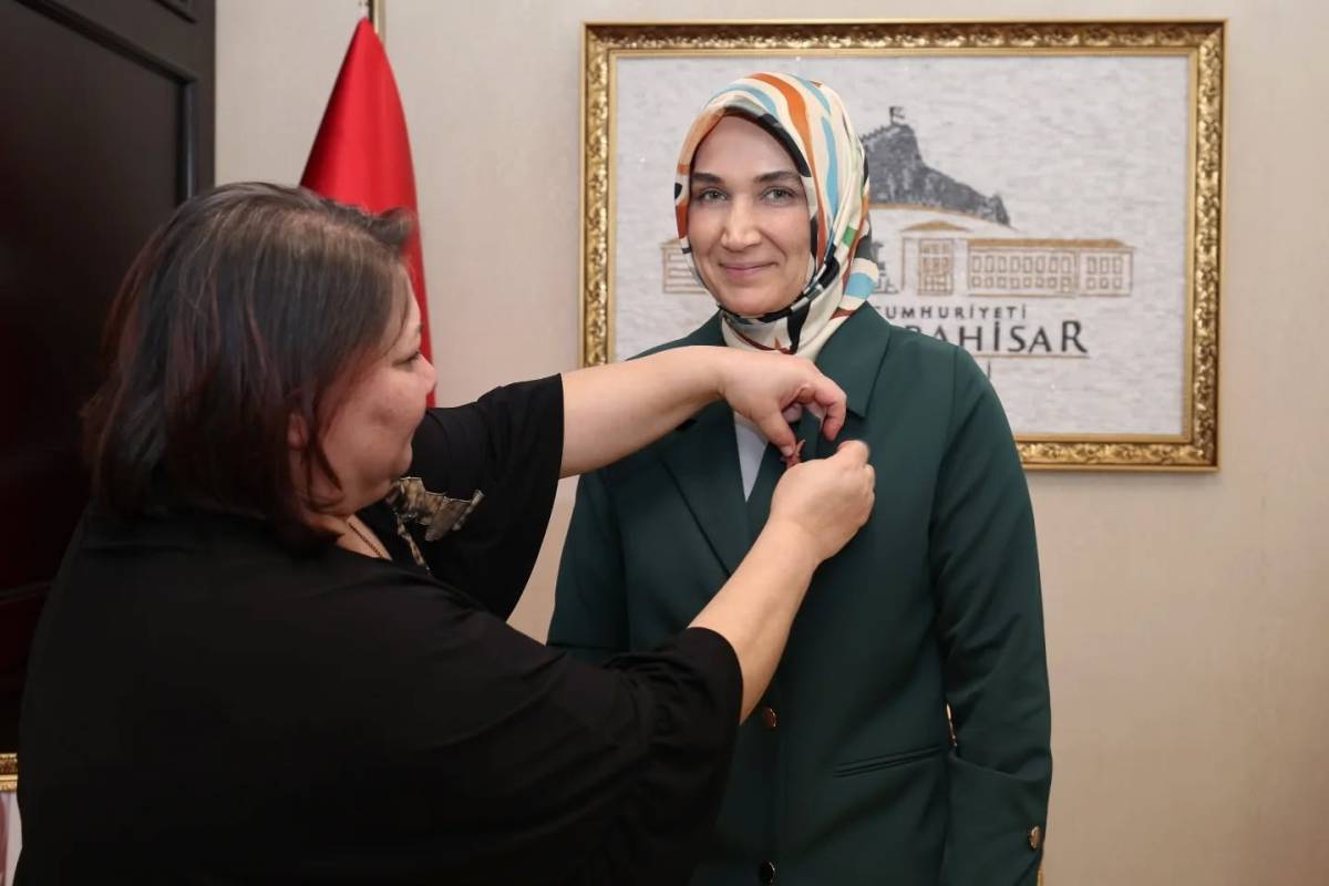 Vali Yiğitbaşı, Türkiye’nin İlk Geçici Koruyucu Ailesini Ağırladı