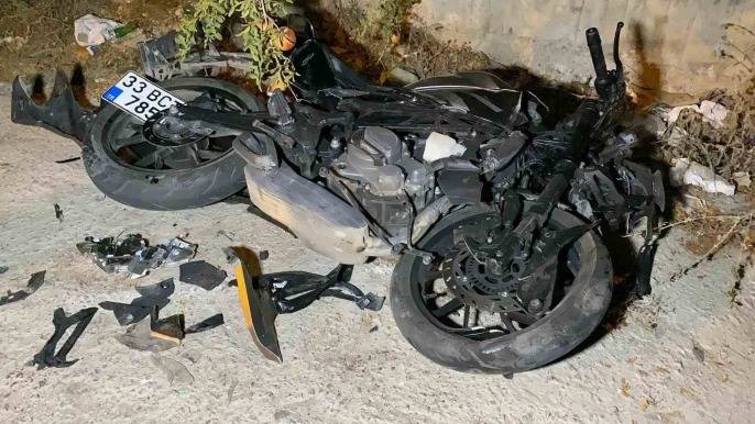 Mersin’de Kavşakta Feci Kaza: 16 Yaşındaki Defne Su Çelik Hayatını Kaybetti!