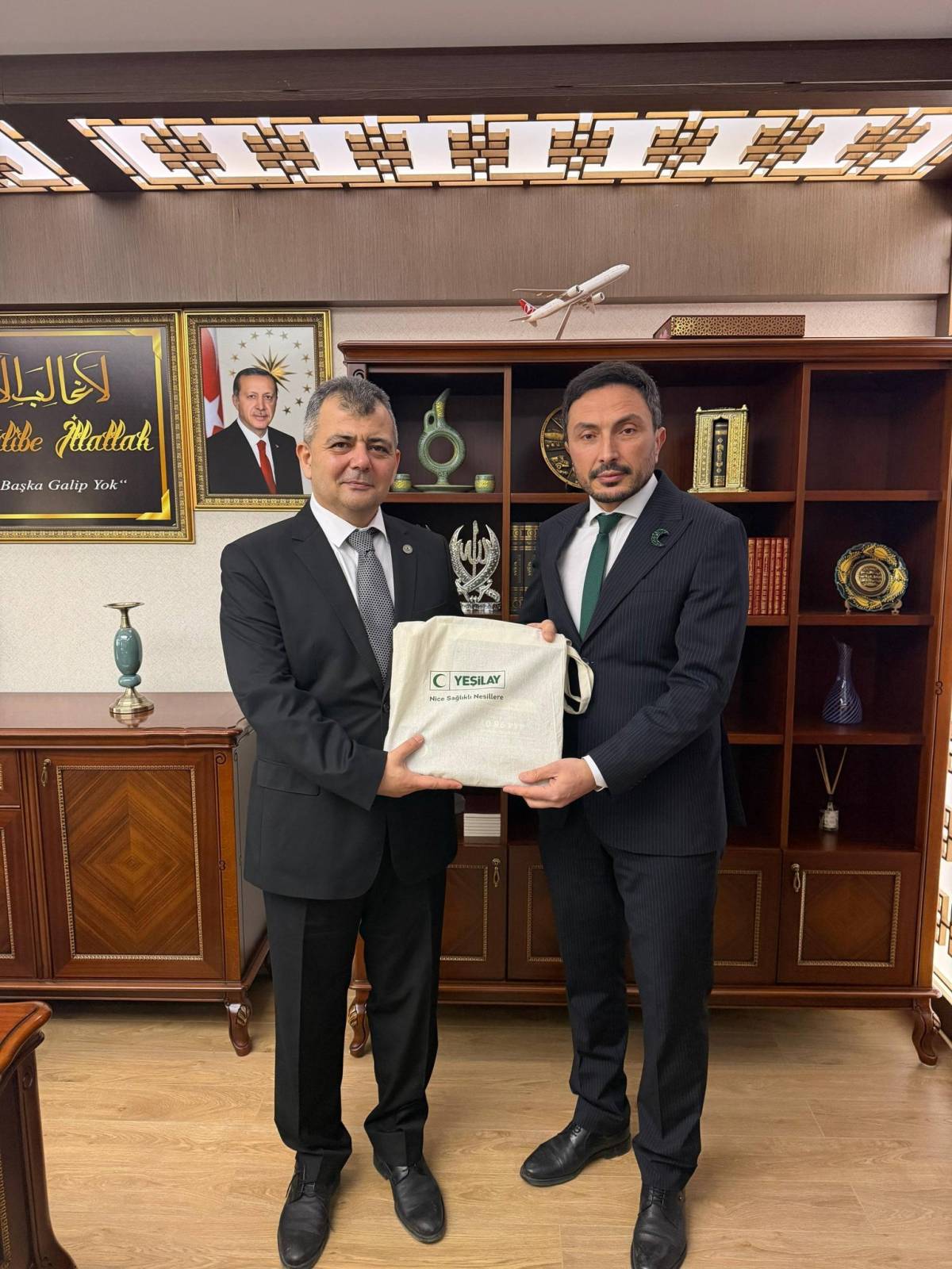 Yeşilay Afyonkarahisar Şubesi’nden Başkan Serkan Koyuncu ’ya Ziyaret