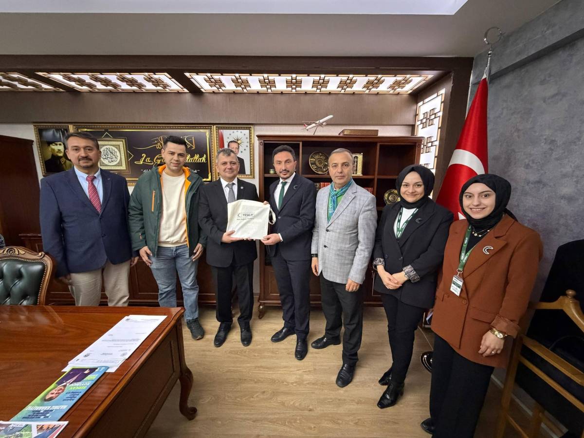 Yeşilay Afyonkarahisar Şubesi’nden Başkan Serkan Koyuncu ’ya Ziyaret