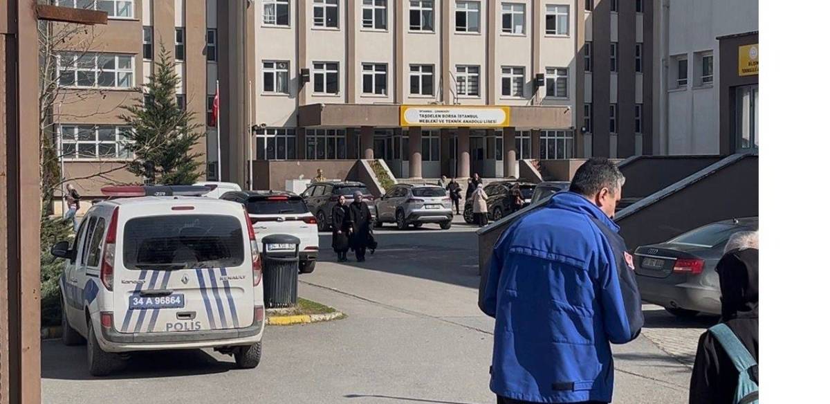 Çekmeköy’de Lisede Bıçaklı Saldırı: 2 Öğretmen ve 1 Öğrenci Yaralandı!