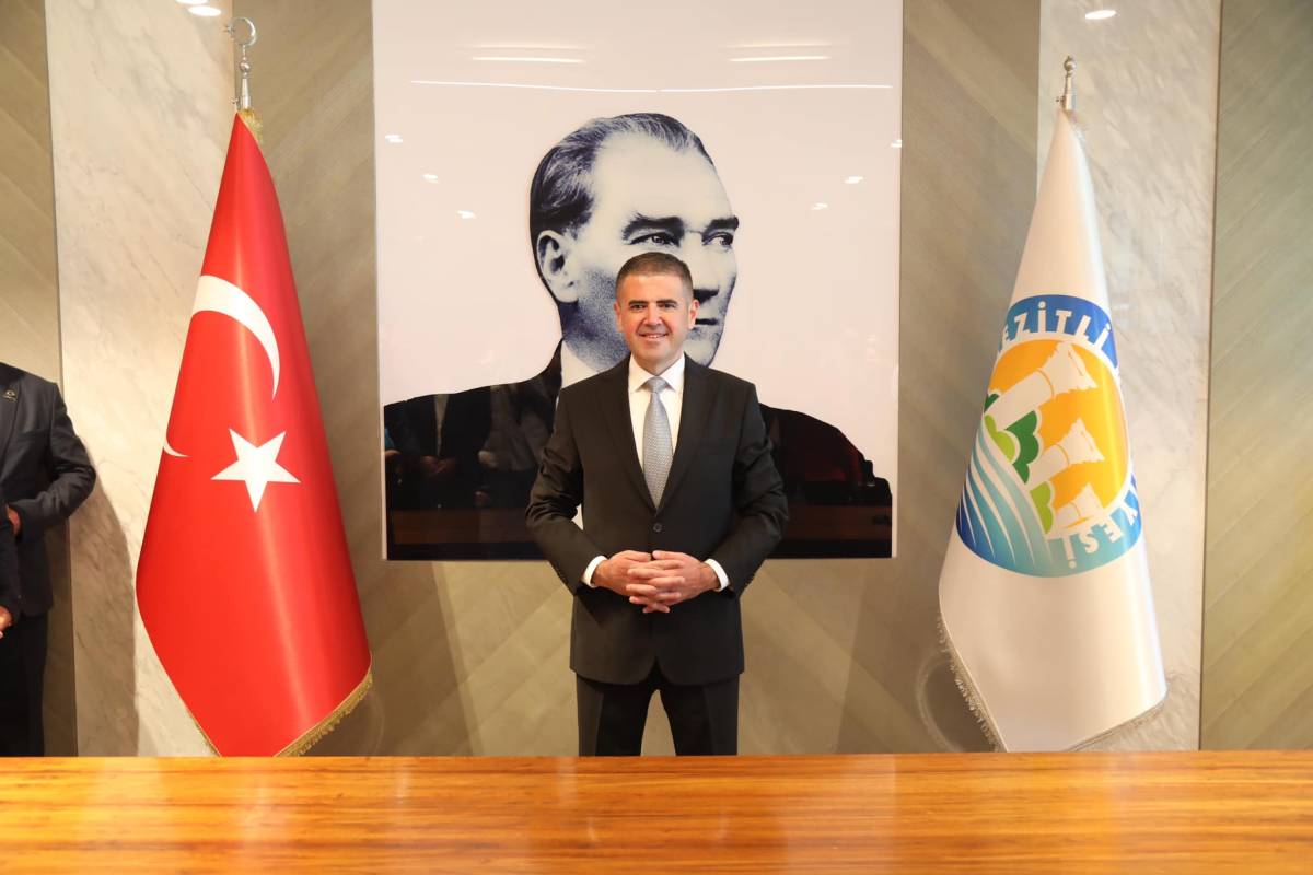 Mersin’de Belediye Başkanı Ahmet Serkan Tuncer Restoranda Darbedildi: Kavga Kameralara Yansıdı!