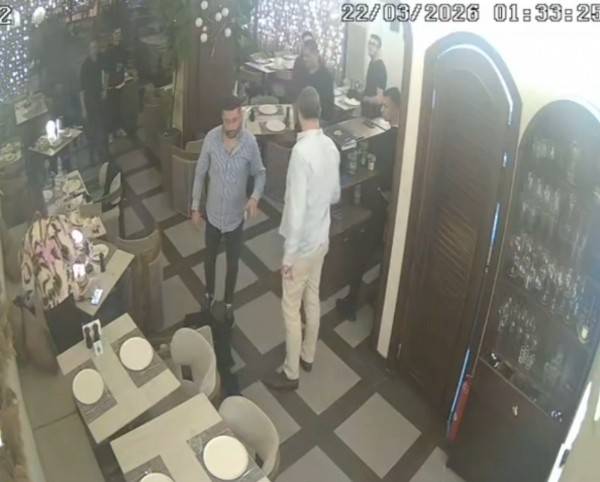 Mersin’de Belediye Başkanı Ahmet Serkan Tuncer Restoranda Darbedildi: Kavga Kameralara Yansıdı!