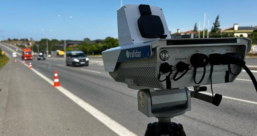 Bayramda Yola Çıkacaklar Dikkat: Sabit Radar Noktaları ve Hız Limitleri Açıklandı!