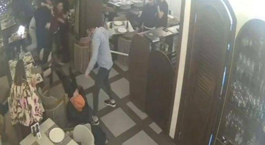 Mersin’de Belediye Başkanı Ahmet Serkan Tuncer Restoranda Darbedildi: Kavga Kameralara Yansıdı!