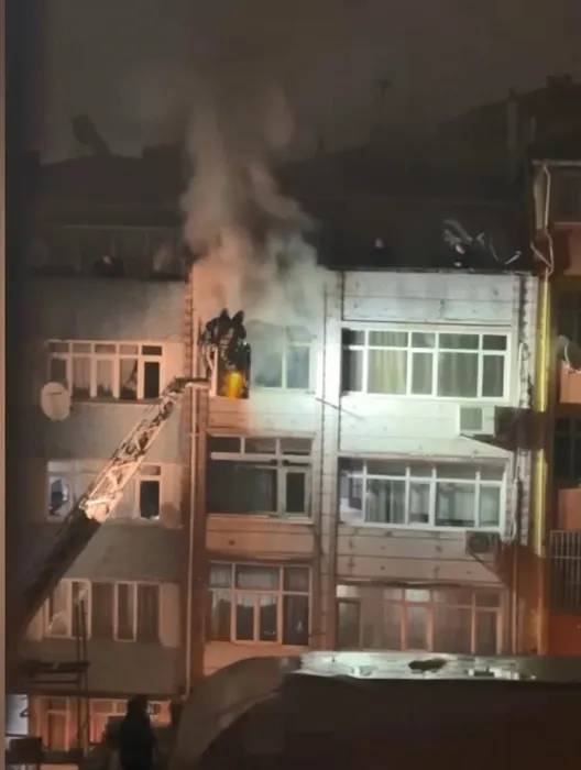 İstanbul Fatih’te Kadın Cinayeti: Eşini Öldürdükten Sonra Evi Ateşe Verdi!