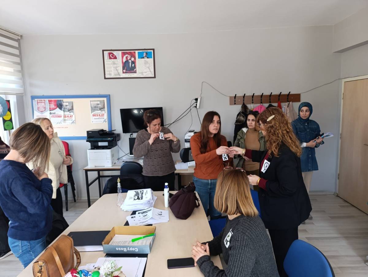 Afyonkarahisar Eğitim-Sen: “Öğretmenlerimizin Geleceği Tehlikede”