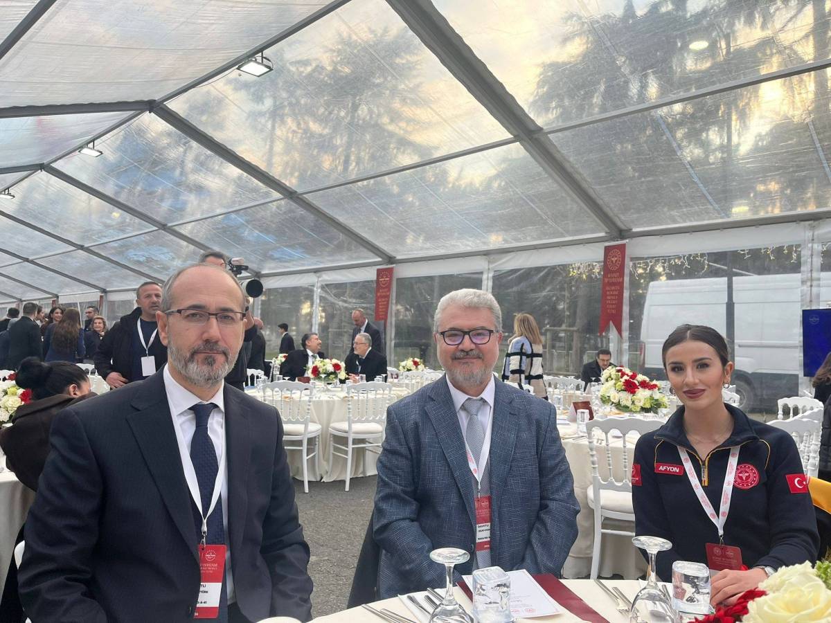 Afyonkarahisar İl Sağlık Müdürlüğü, 14 Mart Tıp Bayramı'nda Teşekkür Belgeleri Aldı