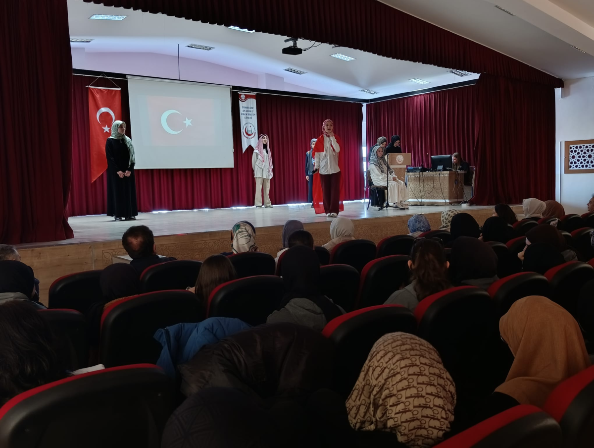 Afyonkarahisar Liselerinde “Biz Kardeş Değil Miyiz” Tiyatro Gösterisiyle 350 Öğrenci Tek Yürek Oldu