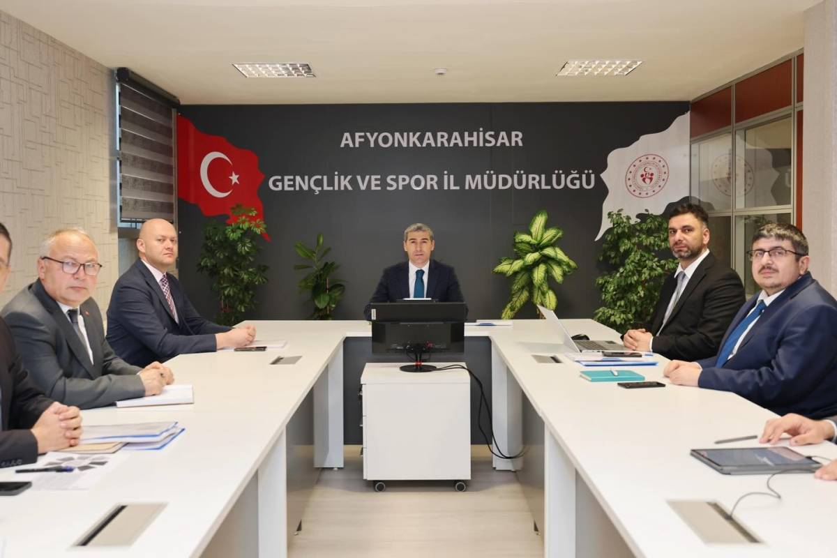 Afyonkarahisar Valisi Aktaş, Gençlik ve Spor İl Müdürlüğü’nü Ziyaret Etti