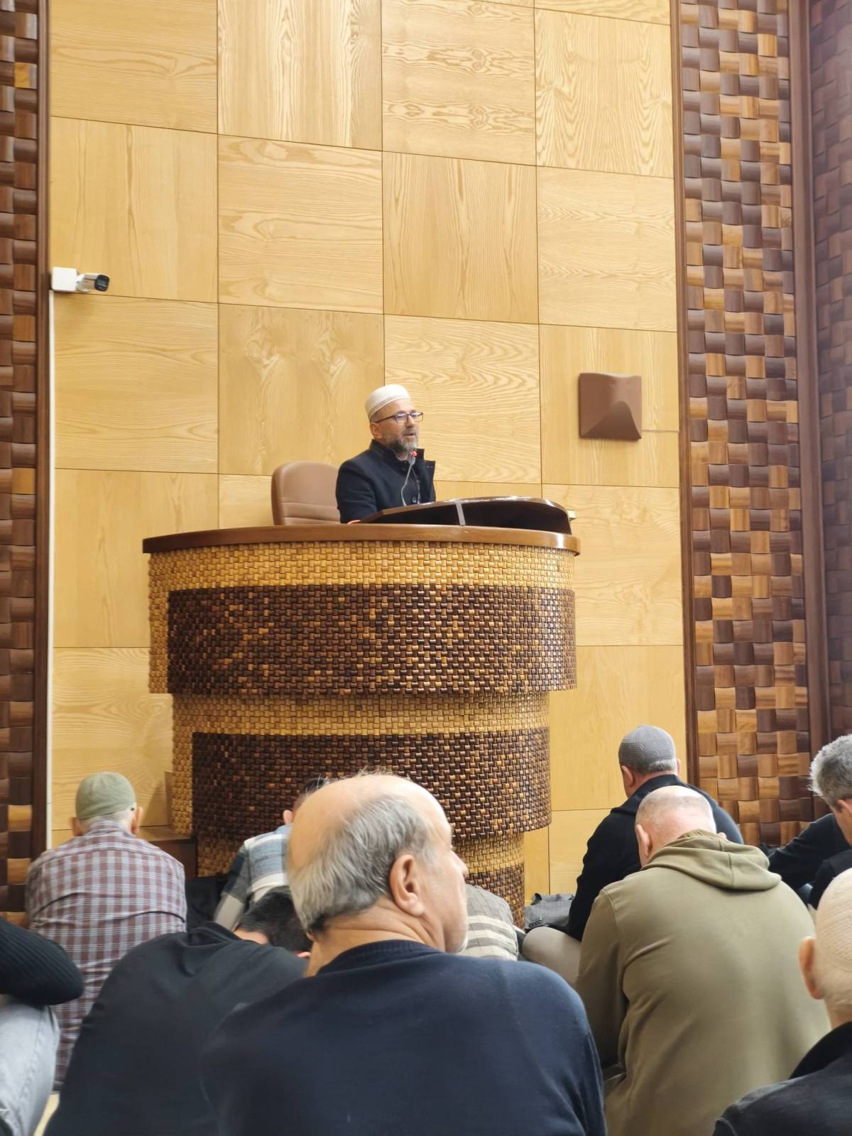 Afyonkarahisar’da Kadir Gecesi Programına Yoğun Katılım