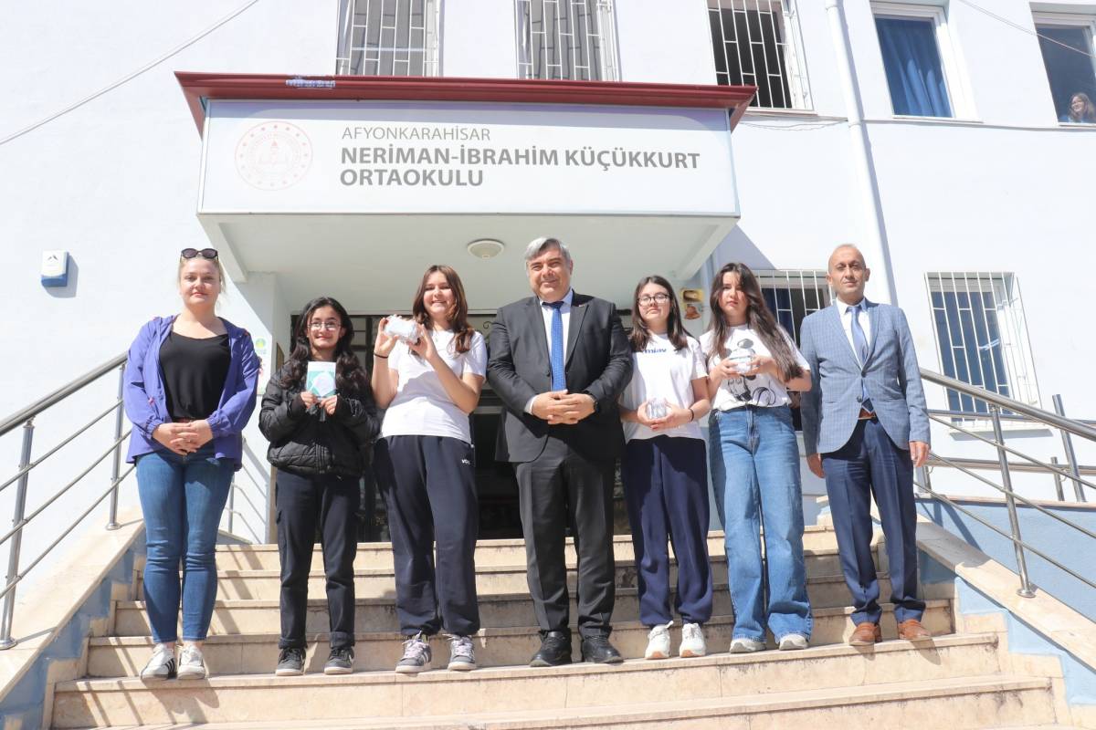 Afyonkarahisar’da Öğrencilerden Depremzede Yetimler İçin Anlamlı Dayanışma