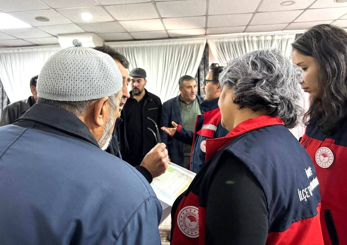 Afyonkarahisar’da Üreticilere B-Reçete ve Bitki Koruma Ürünleri Eğitimi Verildi