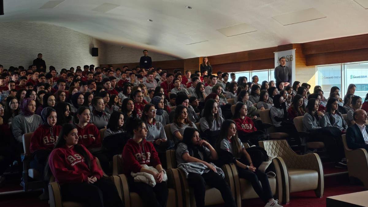 AKÜ’LÜ Göksel, Kariyer Gününde RSP Öğrencileriyle Buluştu
