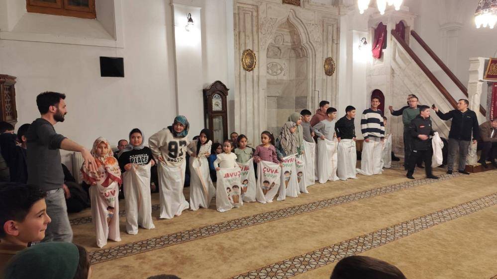 Bolvadin’de ‘Vakti Kuşanmak Projesi’ Yatsı Namazı Buluşmasıyla Devam Ediyor