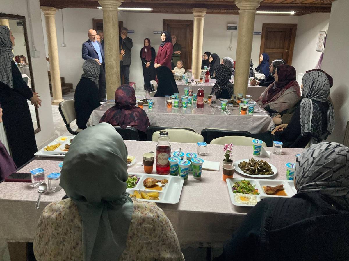 İl Müftüsü Lütfü İmamoğlu Hafızlık Öğrencileriyle İftarda Buluştu