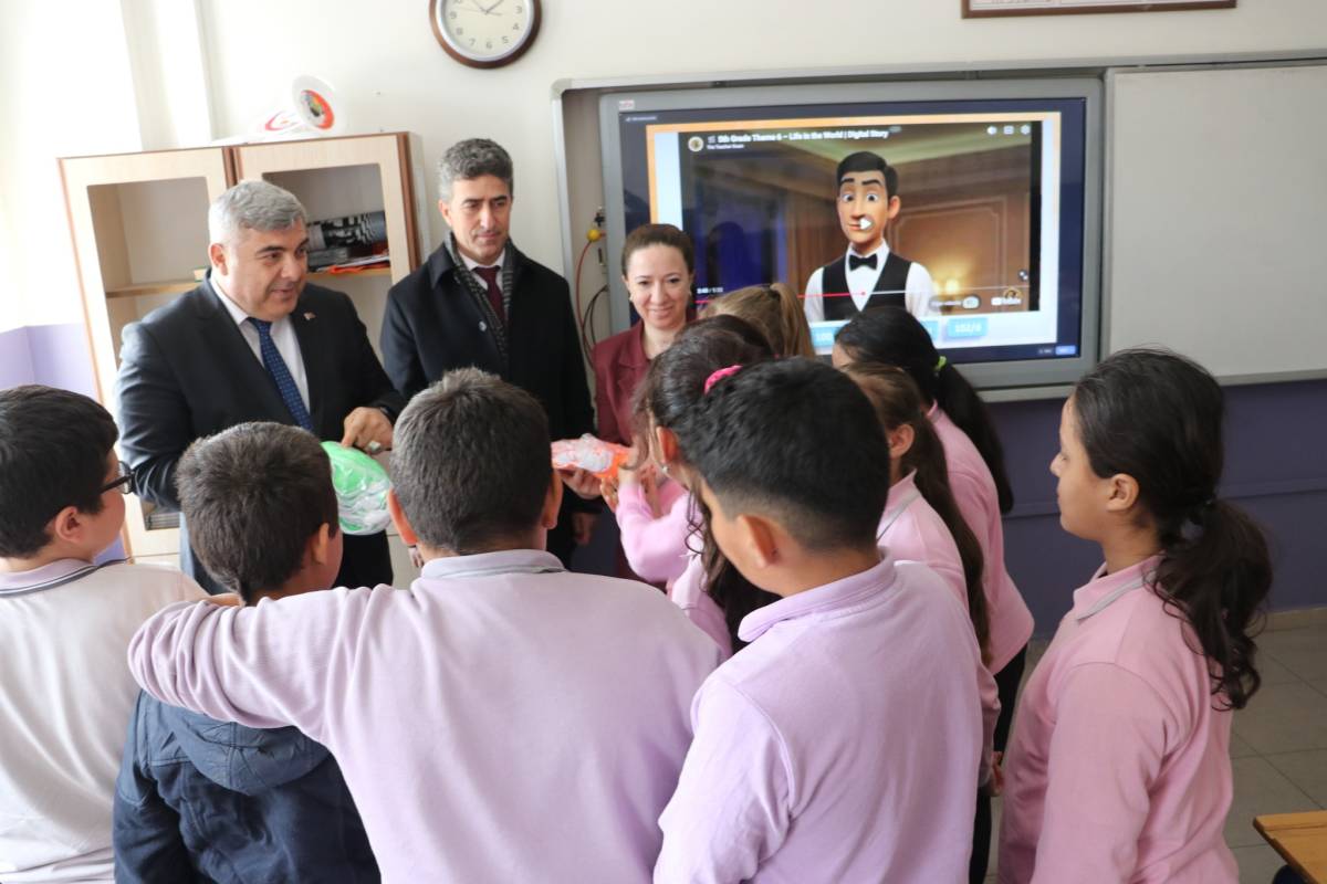 Müdür Sünnetci ’den Pazarağaç İmam Hatip Ortaokulu’na Ziyaret