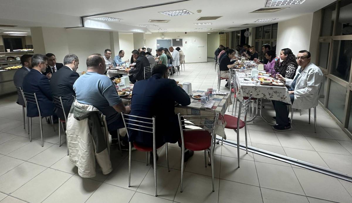 Şuhut Devlet Hastanesi’nde Anlamlı İftar: Sağlık Çalışanlarına Teşekkür