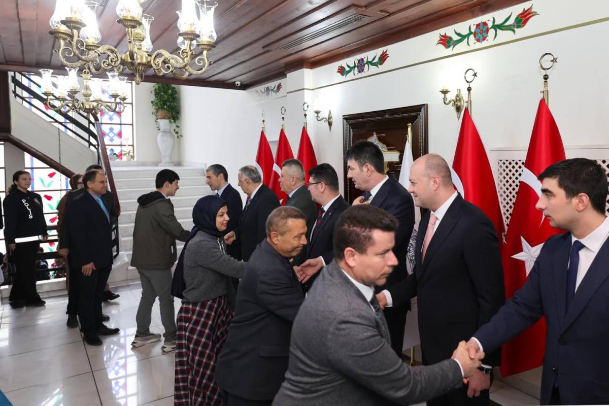 Vali Aktaş, Valilik Personeliyle Bayramlaştı