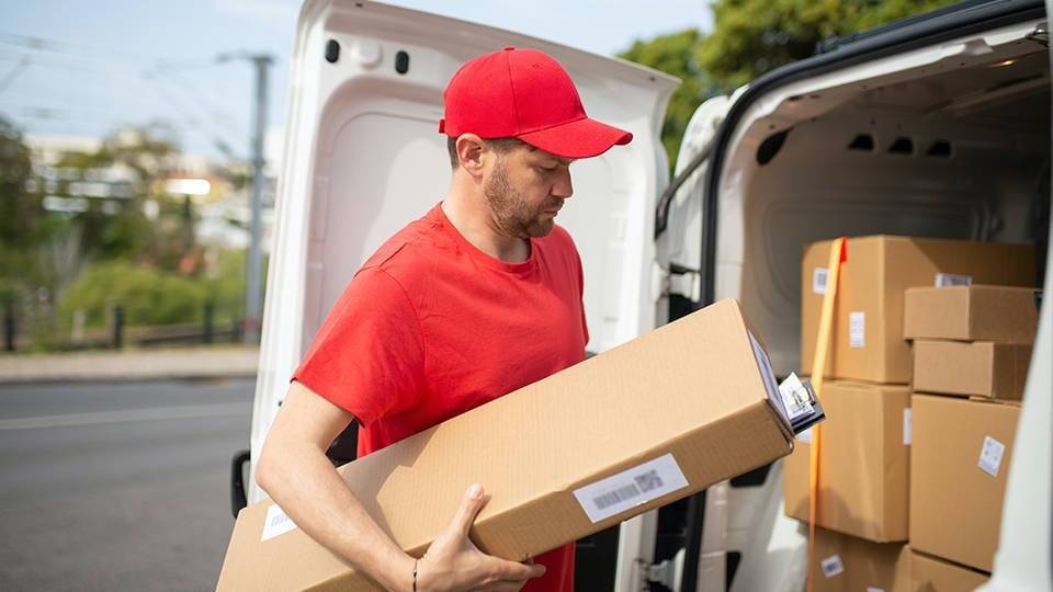 1 Mayıs 2026 Kargolar Açık mı, Kapalı mı? PTT, Yurtiçi, Aras, DHL ve Sürat Kargo Çalışıyor mu?