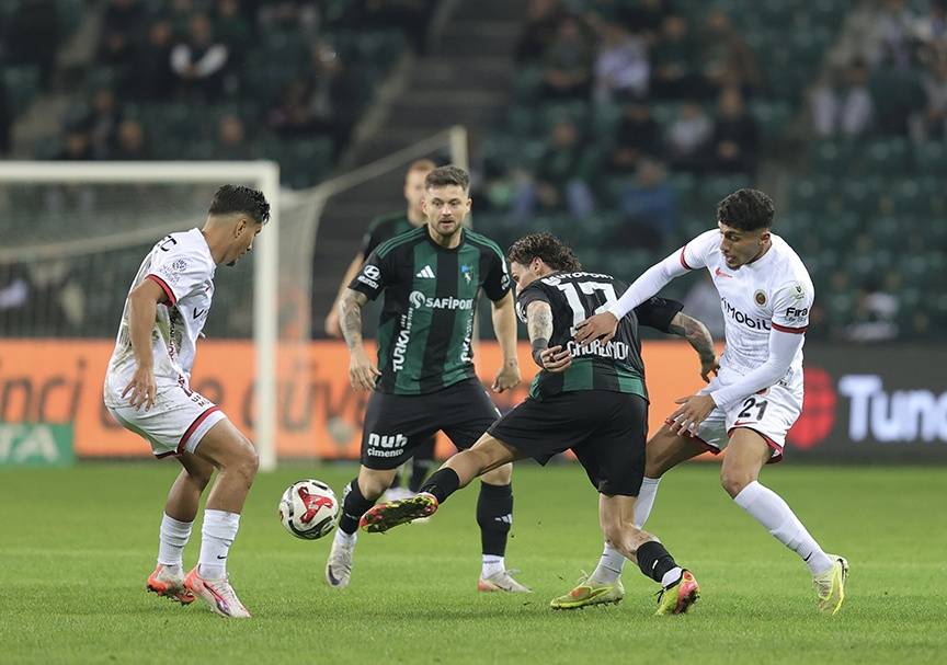 Gençlerbirliği – Kocaelispor Maçı Bugün: Saat Kaçta, Hangi Kanalda Yayınlanacak?
