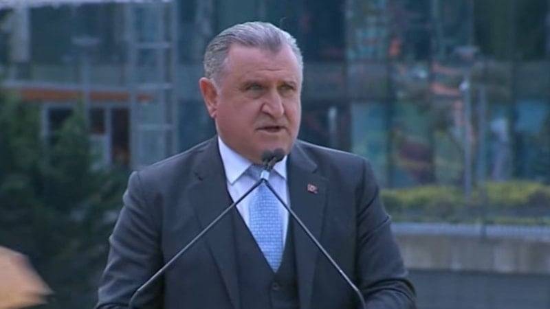 Bakan Osman Aşkın Bak’tan Dev Spor Yatırımı Mesajı: “Şampiyon Cimbom İçin Çalışacağız”