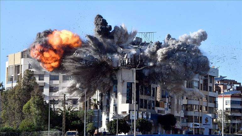 İsrail’den Lübnan’da “Sarı Hat” Kuzeyine Saldırılar! Trump’tan İran’a Yapay Zekâ Görselli Sert Mesaj!