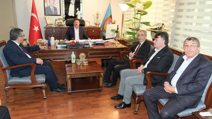 Afyonkarahisar Esnaf Heyetinden TŞOF Başkanı Mehmet Yiğiner’e Geçmiş Olsun Ziyareti