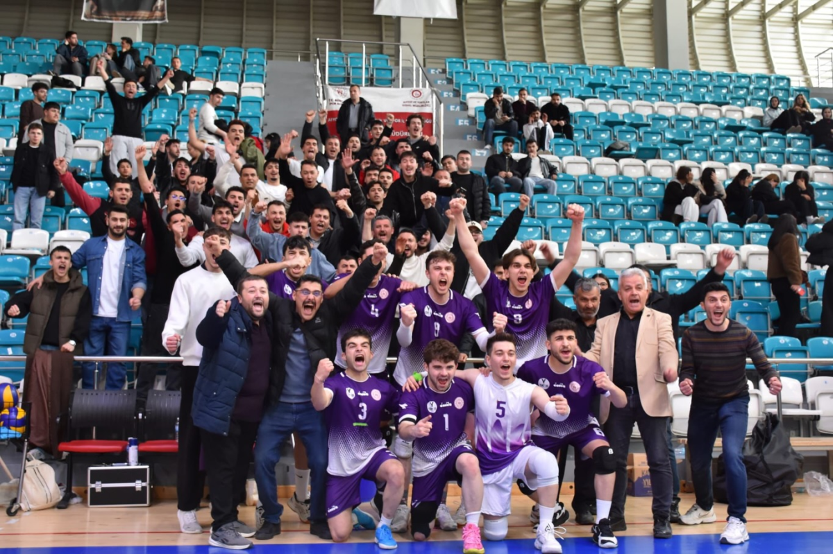 Afyonkarahisar GSB Yurtları YURTLİG Voleybol ’da Ege Şampiyonu Oldu
