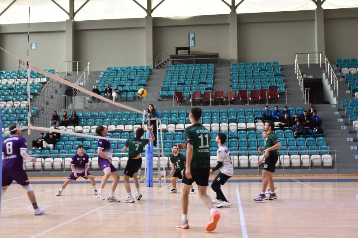 Afyonkarahisar GSB Yurtları YURTLİG Voleybol ’da Ege Şampiyonu Oldu