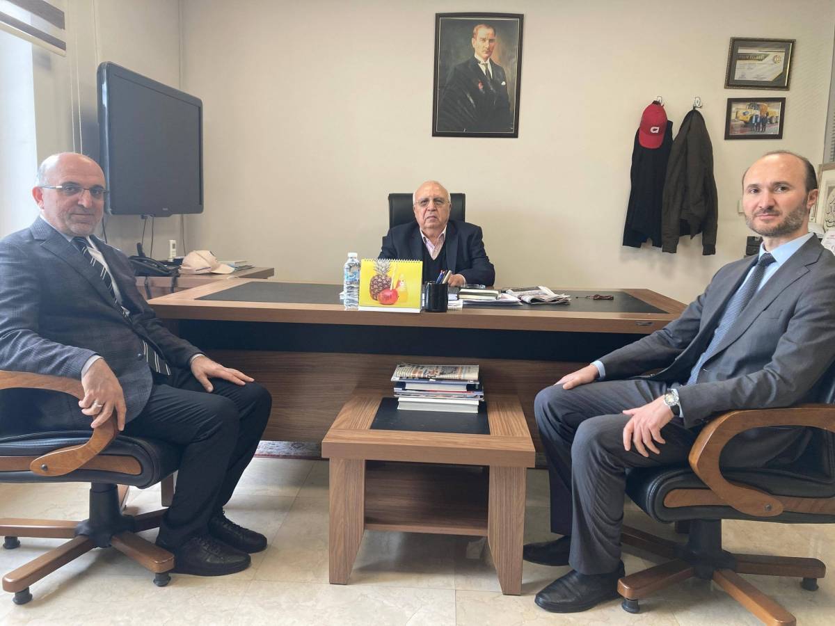 Afyonkarahisar’da Hayırseverlere Anlamlı Ziyaret: Camii Banilerine Takdir Belgesi