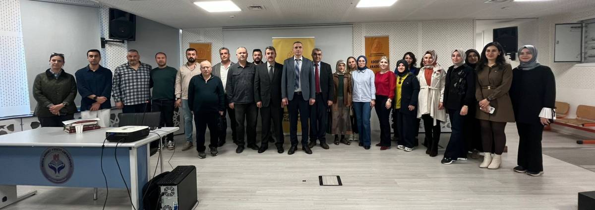 Afyonkarahisar’da Öğretmen Akademileri Kapsamında Edebiyat Buluşmaları Sürüyor