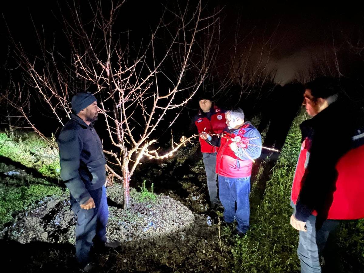 Afyonkarahisar’da Zirai Don Alarmı: Üreticilerle Sahada Önlem Seferberliği