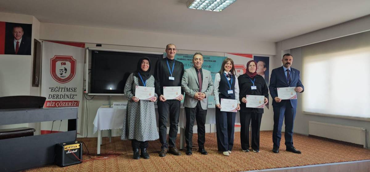 Atatürk Anadolu Lisesi’nden Türkiye’de Bir İlk: Veliler Panelde Buluştu
