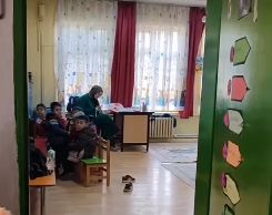 Afyonkarahisar’da Velilerden Tayini Çıkan Öğretmene Sürpriz Uğurlama