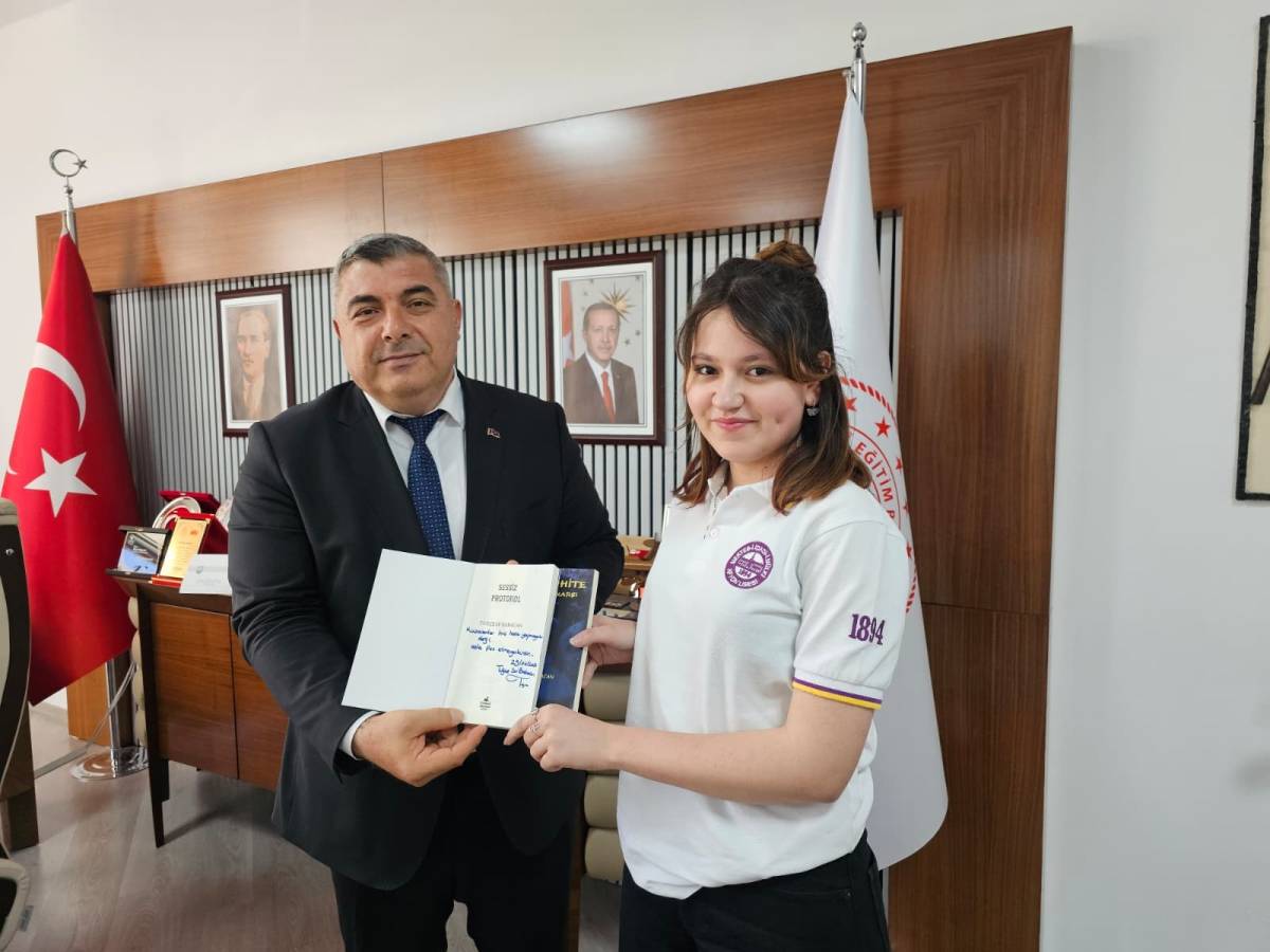 Genç Yazar Tuğçe Su Babacan’dan Müdür Sünnetci ’ye Ziyaret