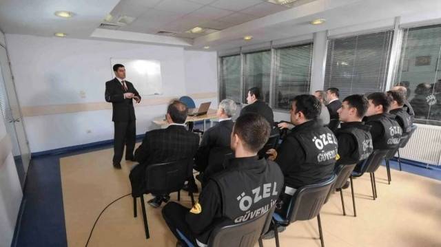 ÖGG Sınavı 2026 Tarihi Belli Oldu: 120. Temel Eğitim ve 96. Yenileme Eğitimi Sınavı Tarihi!