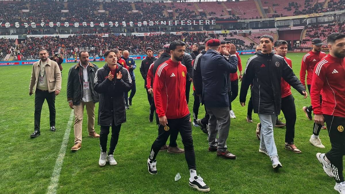 Eskişehirspor - Kütahyaspor Maçı Öncesi Gerginlik: Tribünler Karıştı