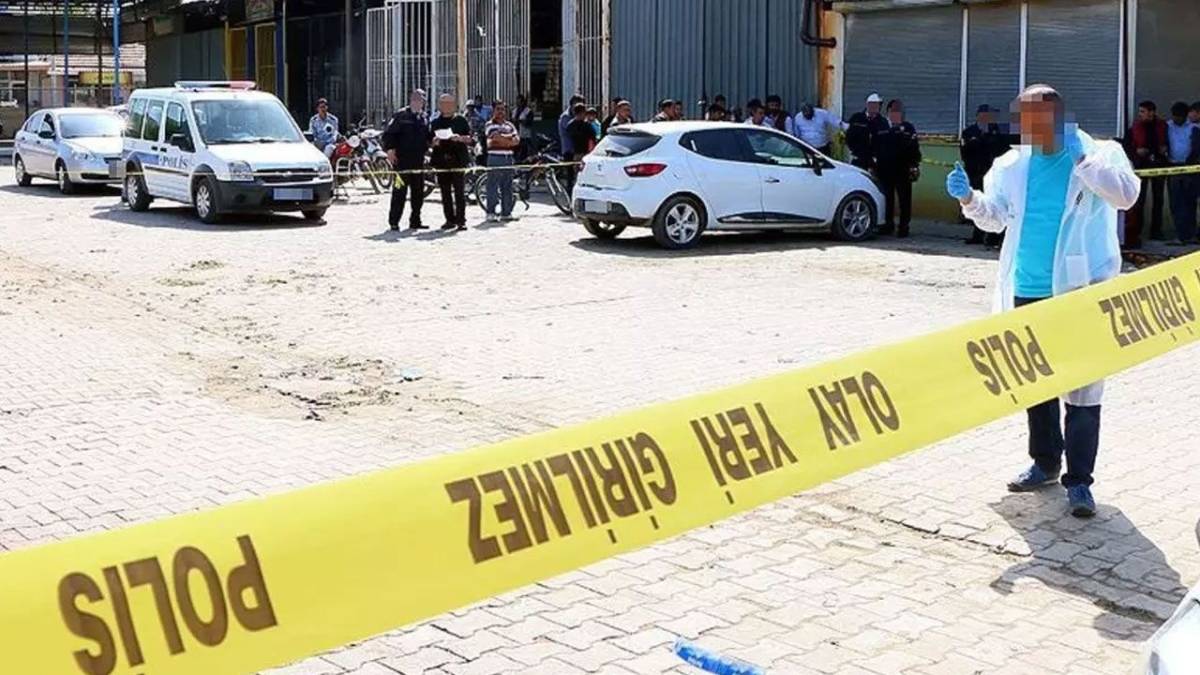 İstanbul Bağcılar’da Bıçaklı Kavga: 17 Yaşındaki Şüpheli 2 Polisi Yaraladı!