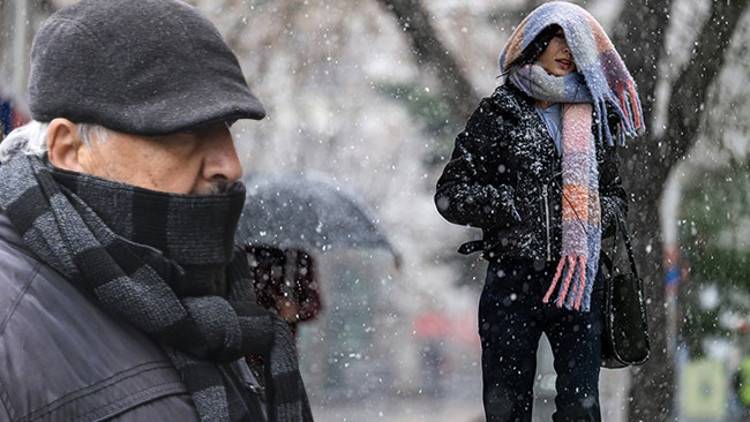 Bugün Akşamdan İtibaren Hava Sertleşiyor: Meteroloji'den Sağanak, Kar, Rüzgar ve Zirai Don Uyarısı!