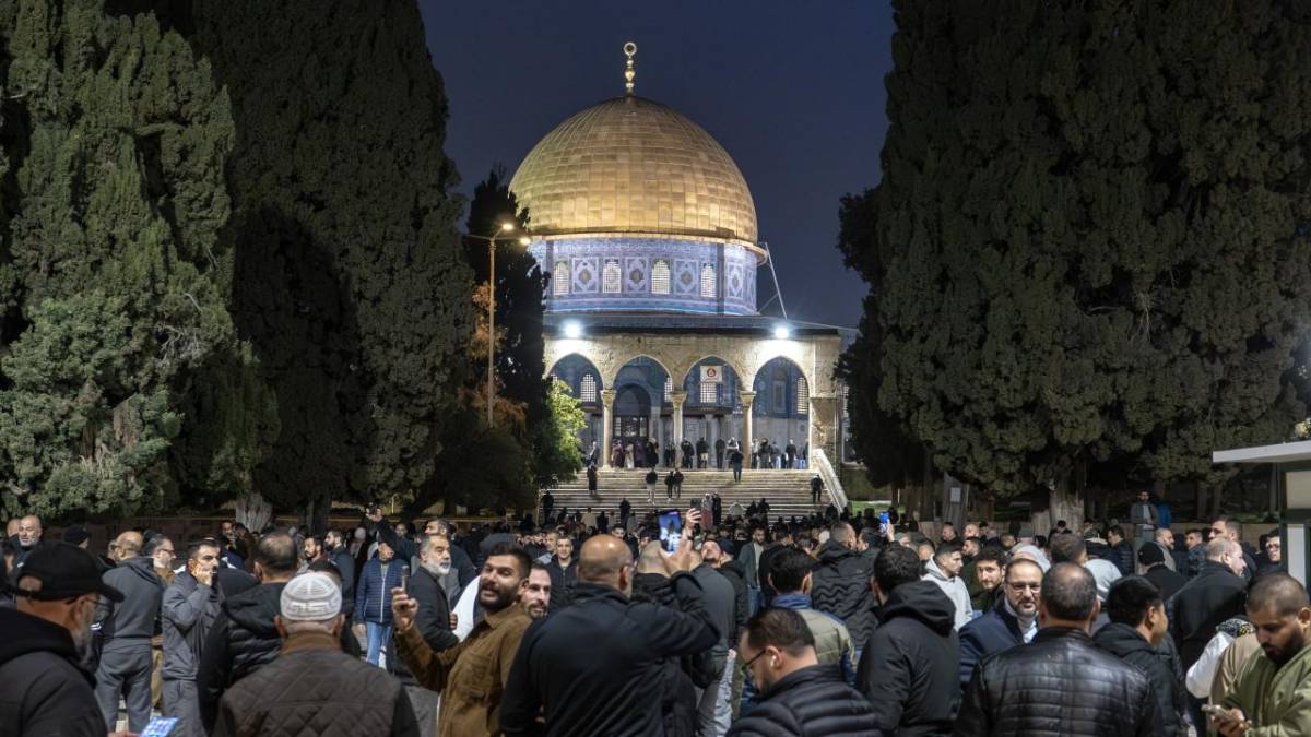 41 Gün Sonra Mescid-i Aksa Yeniden İbadete Açıldı!