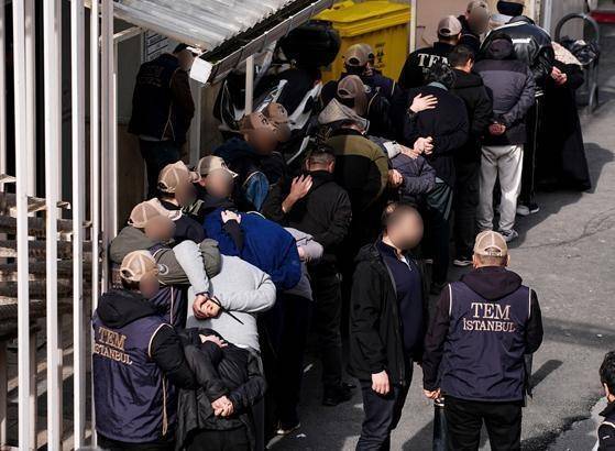 İstanbul Beşiktaş’ta Polis Noktasına Silahlı Saldırı: Yaralı Şüpheli Tutuklandı, Tutuklu Sayısı 14’e Çıktı!