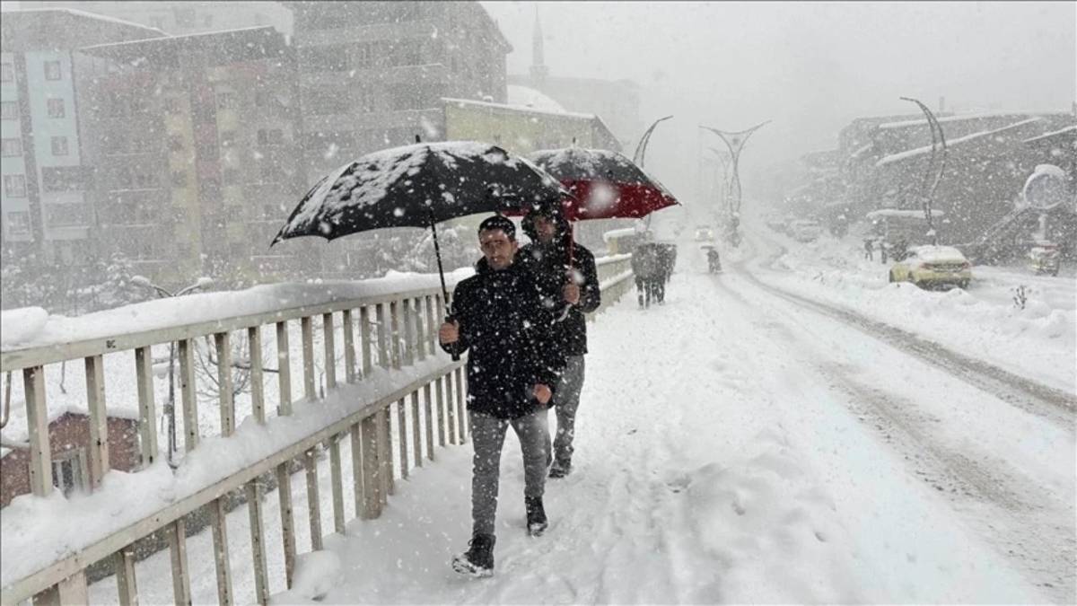 Meteoroloji'den 14 İl İçin Sarı Kodlu Uyarı! Kuvvetli Yağış, Kar, Fırtına Ve Çığ Tehlikesine Dikkat