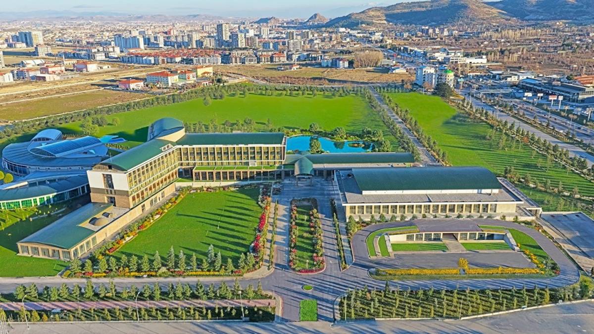 Özcan Deniz ve Sıla Konserlerinin Coşkusu Sinnada Otelde Yaşanacak